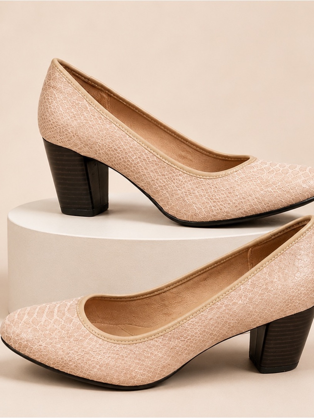 Naturalizer Women's Cream Textured Block Heel Pump, 8.5
